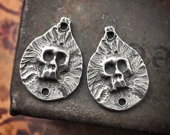 Skull Connector Charms, 22mm, Earring Findings, Handcrafted Jewelry Making Supplies, Pewter Charms 131-CD