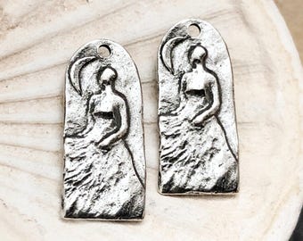 Maangodin bedels, gepolijste afwerking, ambachtelijke handgemaakte sieraden maken componenten, DIY crafting bedels, handgegoten tinnen, handgegoten