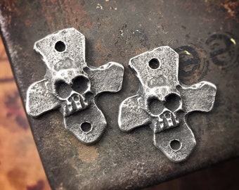 Skull Connector Charms, 21mm, Earring Findings, Handcrafted Jewelry Making Supplies, Pewter Metal, DIY crafting supplies 132-CD