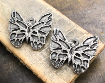 Dijes de mariposa pulidos, hechos a mano, artesanales, componentes para la fabricación de joyas DIY, peltre fundido a mano, metal plateado, suministros