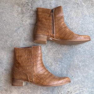 Womens Brown Booties, Trendy Pointy Toe Boots, Low Heels Crocodile Leather Ankle Boots, Comfortable Booties, Size 41 EU, Size 10 or 9 1/2 US