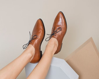 Bruin lederen Oxfords, bruine Oxford schoenen, leren platte schoenen, damesschoenen, veterschoenen, formele schoenen, platte Oxfords, puntige flats