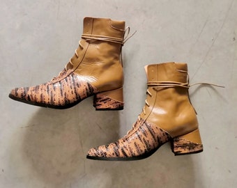 Womens Brown Snake Leather Lace Up Ankle Boots, Comfortable Stylish Pointy Short Boots, Handmade Shoes, Printed Quartz Boot