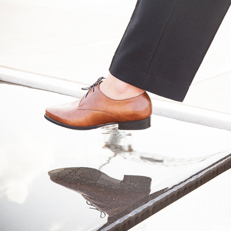 Sapatos Oxford Marrons, Oxfords Planos Elegantes, Oxfords Feitos à Mão, Oxfords com Cadarços, Sapatos de Escritório Elegantes imagem 1