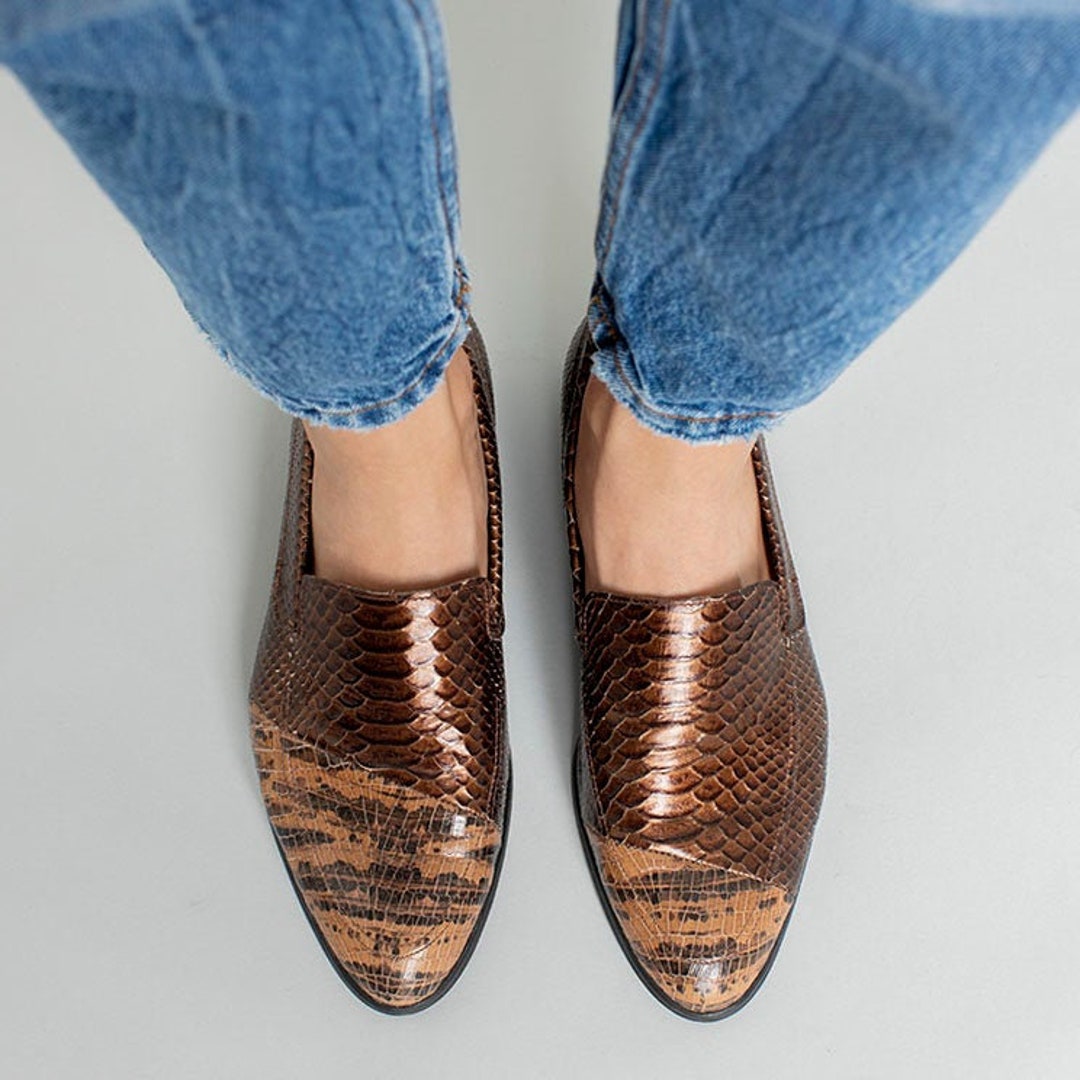 Women Dress Flat Shoes Snake Print 