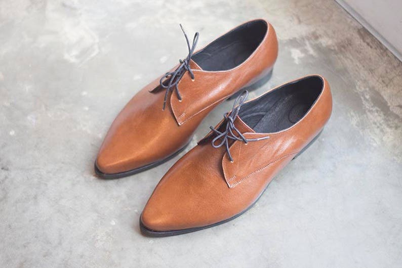 Sapatos Oxford Marrons, Oxfords Planos Elegantes, Oxfords Feitos à Mão, Oxfords com Cadarços, Sapatos de Escritório Elegantes imagem 2