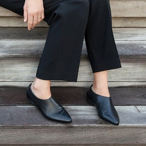 ladies black leather shoes