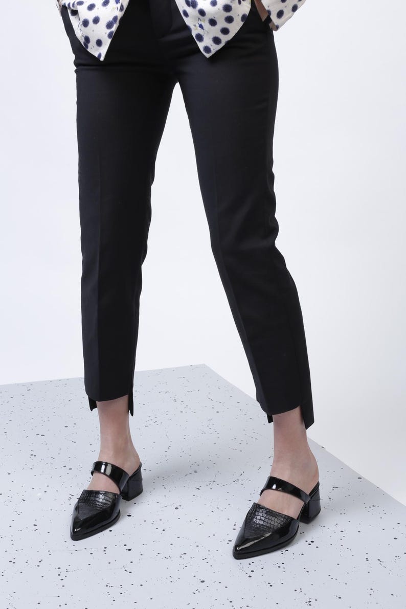 Mules negros formales para mujer, zapatos de punta, zapatos cómodos de cuero, sandalias modernas sin cordones, elegantes mulas negras para oficina y trabajo. imagen 5