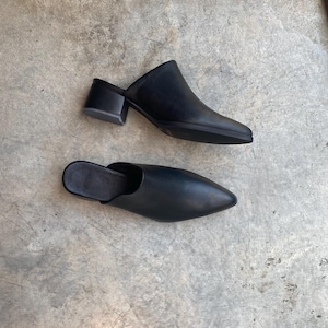 Womens Leather Mules, Black Leather Mules, Leather Sandals, Slip Ons Women, Leather Slides, Leather Heels, Black Shoes, Pointed Toe Heeled