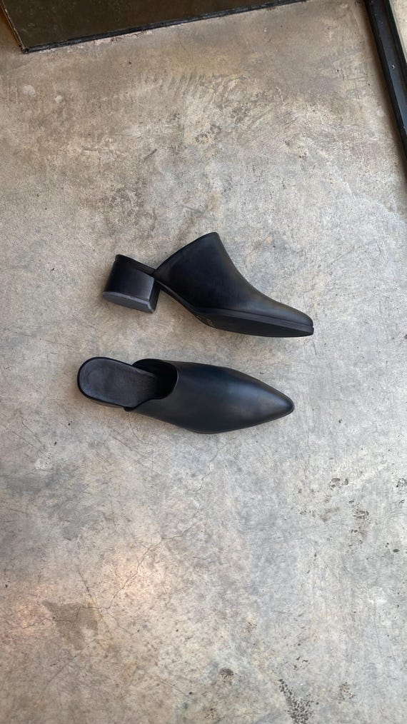 Womens Leather Mules, Black Leather Mules, Leather Sandals, Slip Ons Women, Leather Slides, Leather Heels, Black Shoes, Pointed Toe Heeled