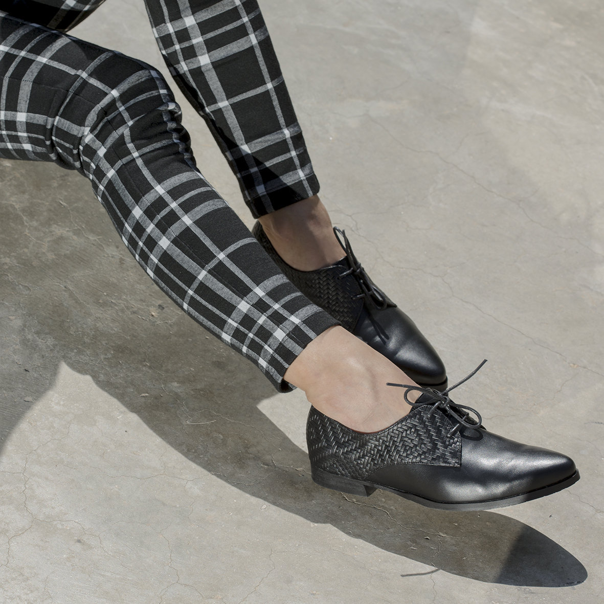 Classic For Women Women's Classic Leather Oxford Shoes - Low Flat Heel Lace-Up  Dress Shoes For Casual Wear Flat Heel Oxfords