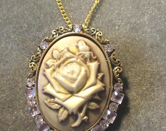 Camee met roos-hangerketting