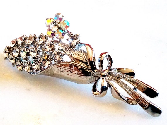 CRYSTAL BOUQUET BROOCH! Gorgeous Floral Pin/Acces… - image 1