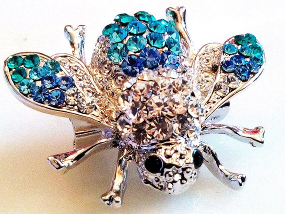 RHINESTONE BEE BROOCH! Signed S L. Adorable Figur… - image 9