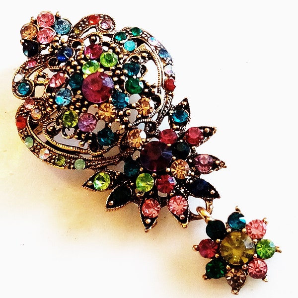 HOLLYWOOD REGENCY BROOCH! Trembler Pin! Dazzling, Radiantly Faceted Crystals! Beautiful Metal Cutwork. Pristine Antique Gold Tone Setting.