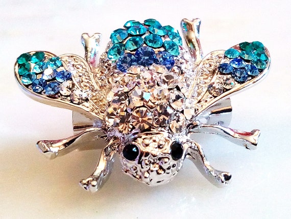 RHINESTONE BEE BROOCH! Signed S L. Adorable Figur… - image 5