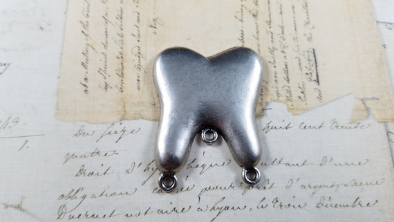 Dentist Tooth Brooch or Pendant Finding pack of 1