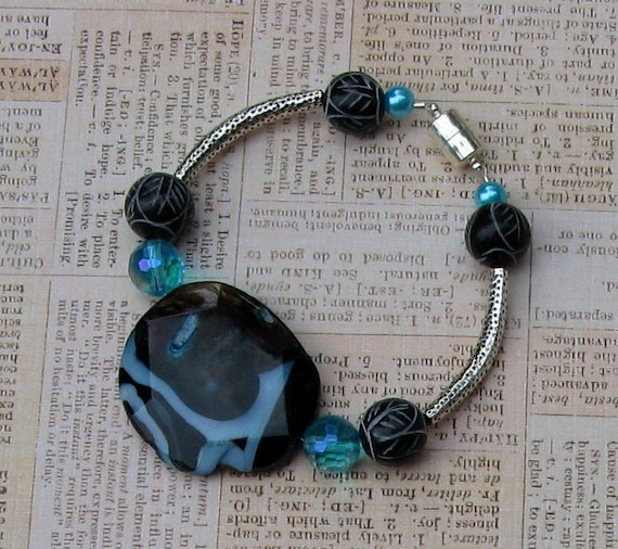 Tribal Boho Turquoise and Black Geode Slice Beaded Bracelet