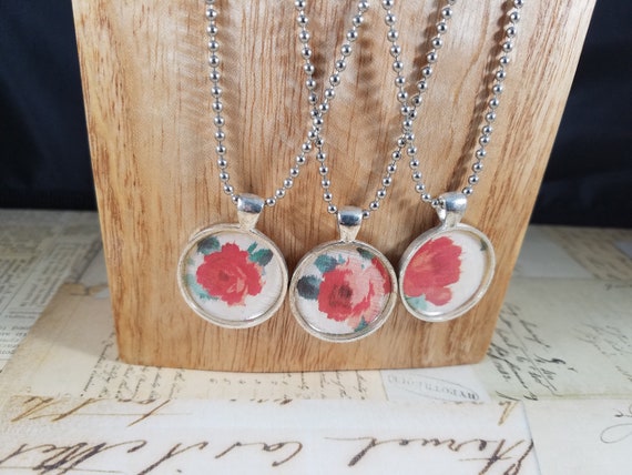 Red Roses Boho Pendant Necklace