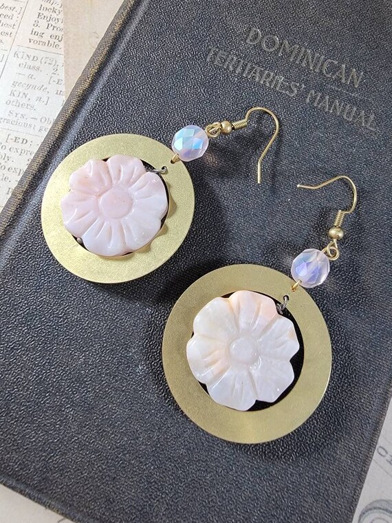Shell Pink Floral Dangle Hoop Earrings; Pastel Pink Beaded Drop Earrings; Carved Flowers Earrings; Soft Blush Floral Earrings; Boho Flowers