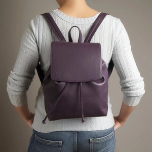 Niedlicher kleiner Rucksack Leder Rucksack Geldbörse Designer Handtaschen Einzigartiges Geschenk für sie Hergestellt in der Ukraine Vegan Geschenk Teenager Mädchen Geschenke