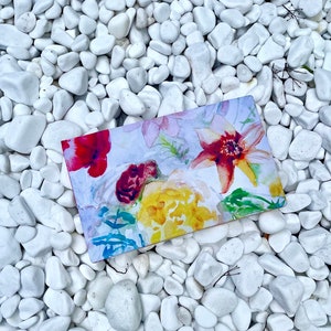 Cartera de mano con estampado de flores Cartera de mano de noche Regalo artístico para ella Cartera pequeña con flores Hecho en Ucrania Regalo único para mamá Bolsos de diseñador beige