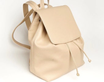 Zaino in ecopelle beige, zaino in pelle vegana, borsa zaino, zaino da donna, cartella beige, borsa zaino marrone chiaro, zaino di design