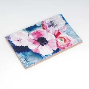 Bolso de noche rosa Bolso pequeño floral Clutch tipo sobre Estampado de flores Bolsos azules de diseñador Hecho en Ucrania Regalos para ella Regalo para amantes del arte imagen 6