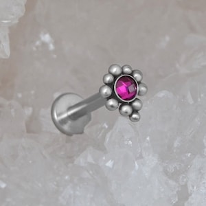 Lippenpiercing Schmuck chirurgischem Stahl - Labret Piercing intern mit Gewinde - Medusa Flat Back Ohrring - Monroe Bolzen mit Rubin Stein