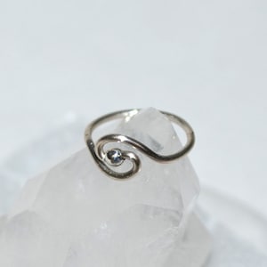 Pendiente de tragus de plata 20g - Pendiente de torre - Perno de anillo de nariz - Anillo de nariz- Pendiente de cartílago - Perforación daith - Joyería de hélice - Perforación de tabique