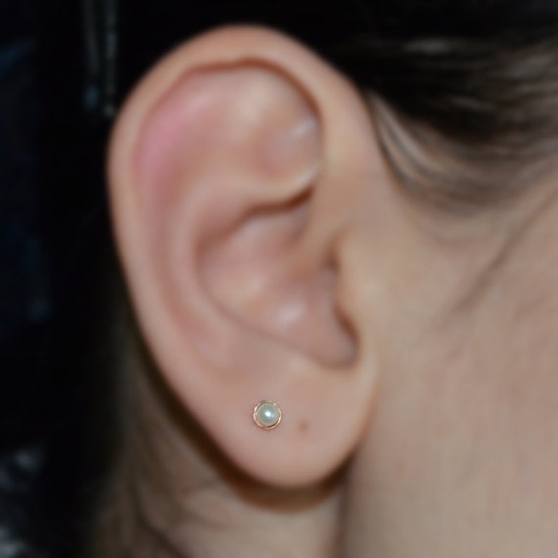 Cartilage Hoop Nose Stud Conch Piercing 20g Gold Nose Piercing Tragus Jewelry 3mm Pearl Nose Ring Stud Helix Earring Stud