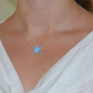 Blått opal Hamsa halsband, opalsmycken, opal hamsa hand silverhalsband, enkelt/elegant litet skydd/lycka/onda ögat halsband
