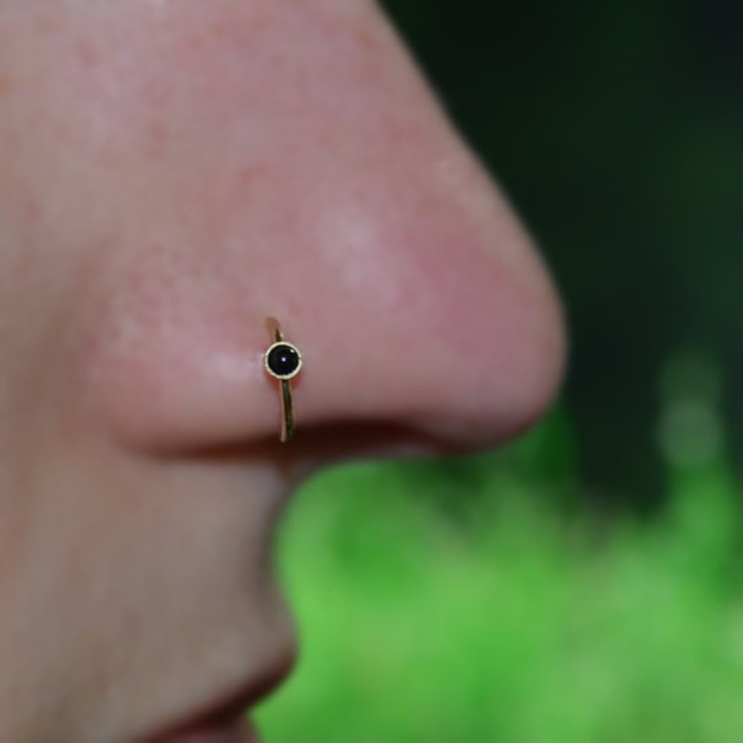 Tiny Black Nose Ring - 2 mm Green Opal - Jolliz