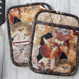 Cats Pot Holders Trivets, Set of 2:  Cool Cats Cartoons, Quilted Oven Mitts, Handmade Pocket Potholders, Cat Lady Gift, Kitchen Gift, Kitty
