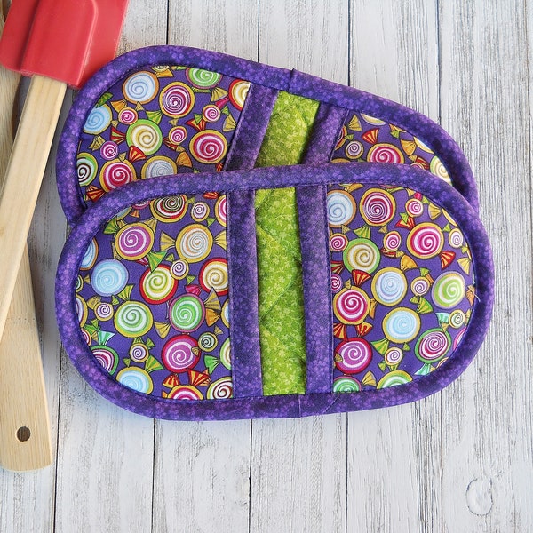 Pot Pincher Pot Holders, Set of 2: Party Candy! Quilted  Potholders, Pocket Pot Pinchers! Oval Mini Hotpads, Gift for Cook, Housewarming