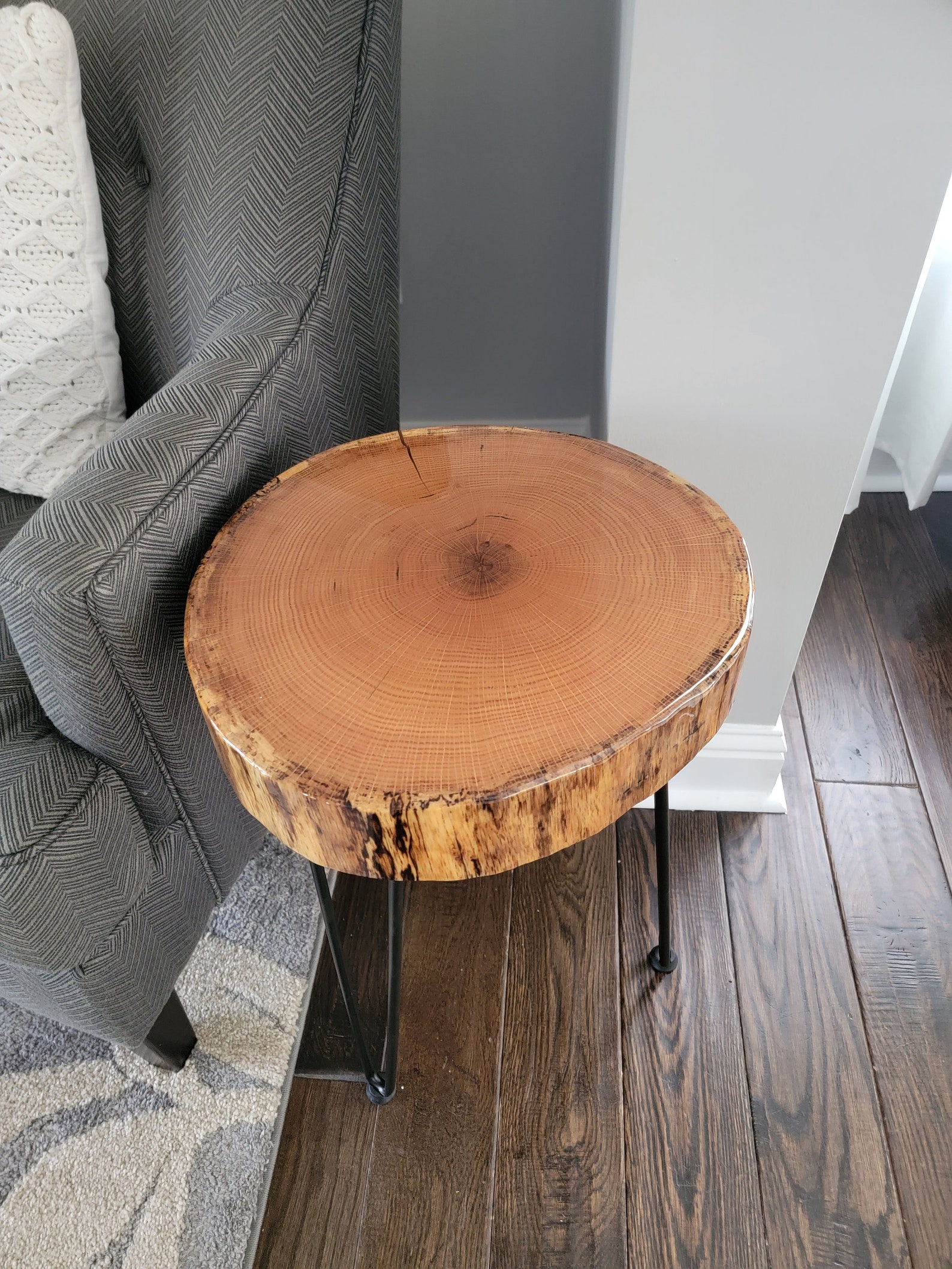 Wood Slice End Table Live Edge Wood End Table Hairpin Legs Etsy