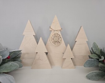 Maple Wood Christmas Tree Set: Rustic Holiday Decor with Ornament (set of 5)