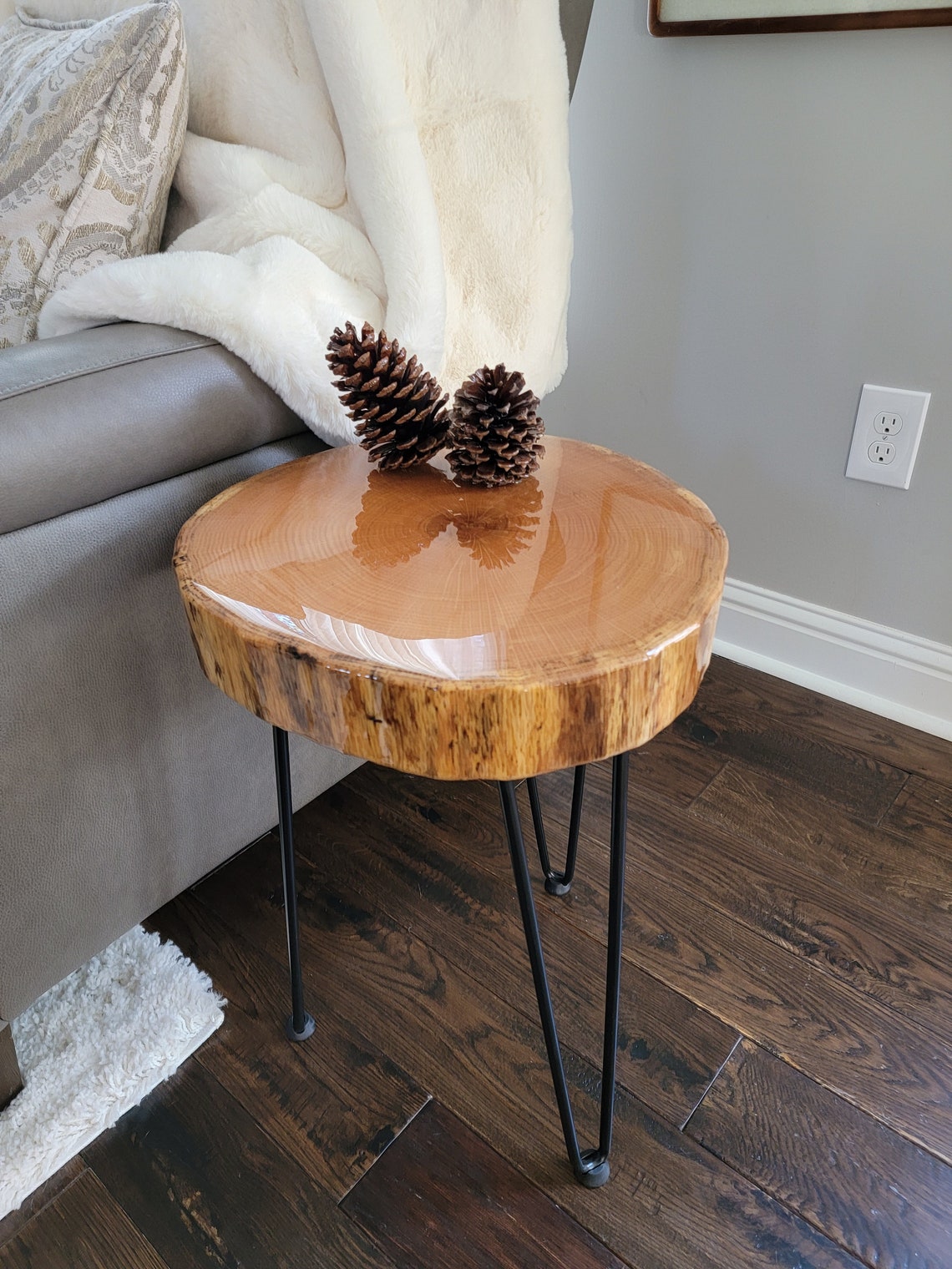Wood Slice End Table Live Edge Wood End Table Hairpin Legs Etsy