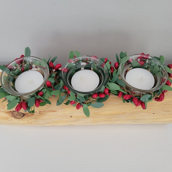 Yule Log Candle Holder, Red Pip Berry Rings and Wood Candle Holder, Yule Log, Natural Wood Candle, Pine Yule Log, Christmas Centerpiece