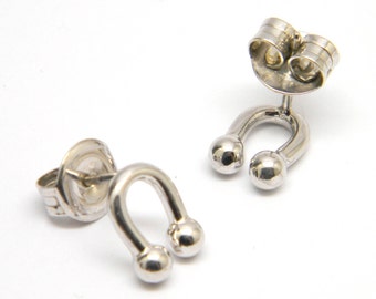 Silver stud earrings/horse shoe studs/horse earrings/equestrian jewelry/horseshoe studs/horse hoop studs/pendientes herradura/fer à cheval