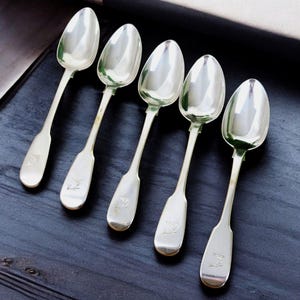 Five English Solid Silver Teapoons Fiddle Pattern Benjamin Davis 1824 Arm Holding Standard