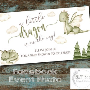 Op de afbeelding: Een witte babyshower-uitnodiging met groene aquarel-illustraties van een draak en dennenbomen. De tekst luidt "a little dragon is on the way!" en "Please join us for a baby shower to celebrate".