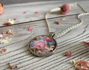 Romantic necklace with pendant in pink with flowers, flowers, silver setting