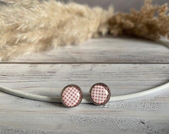 Ear studs white, red checkered, stainless steel socket