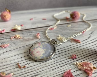 Romantic necklace with pendant roses flowers, light grey, pink, silver frame