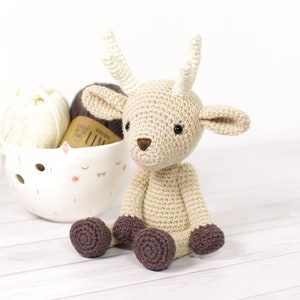 Small Deer Crochet Pattern - Amigurumi Stuffed Animal Pattern and Tutorial