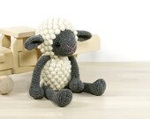 PATTERN Sheep - Amigurumi lamb - Crochet tutorial with photos - English and Danish (EN-052)