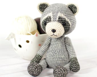 Raccoon Crochet Pattern - Amigurumi Woodland Animal Pattern and Tutorial (PDF in English)