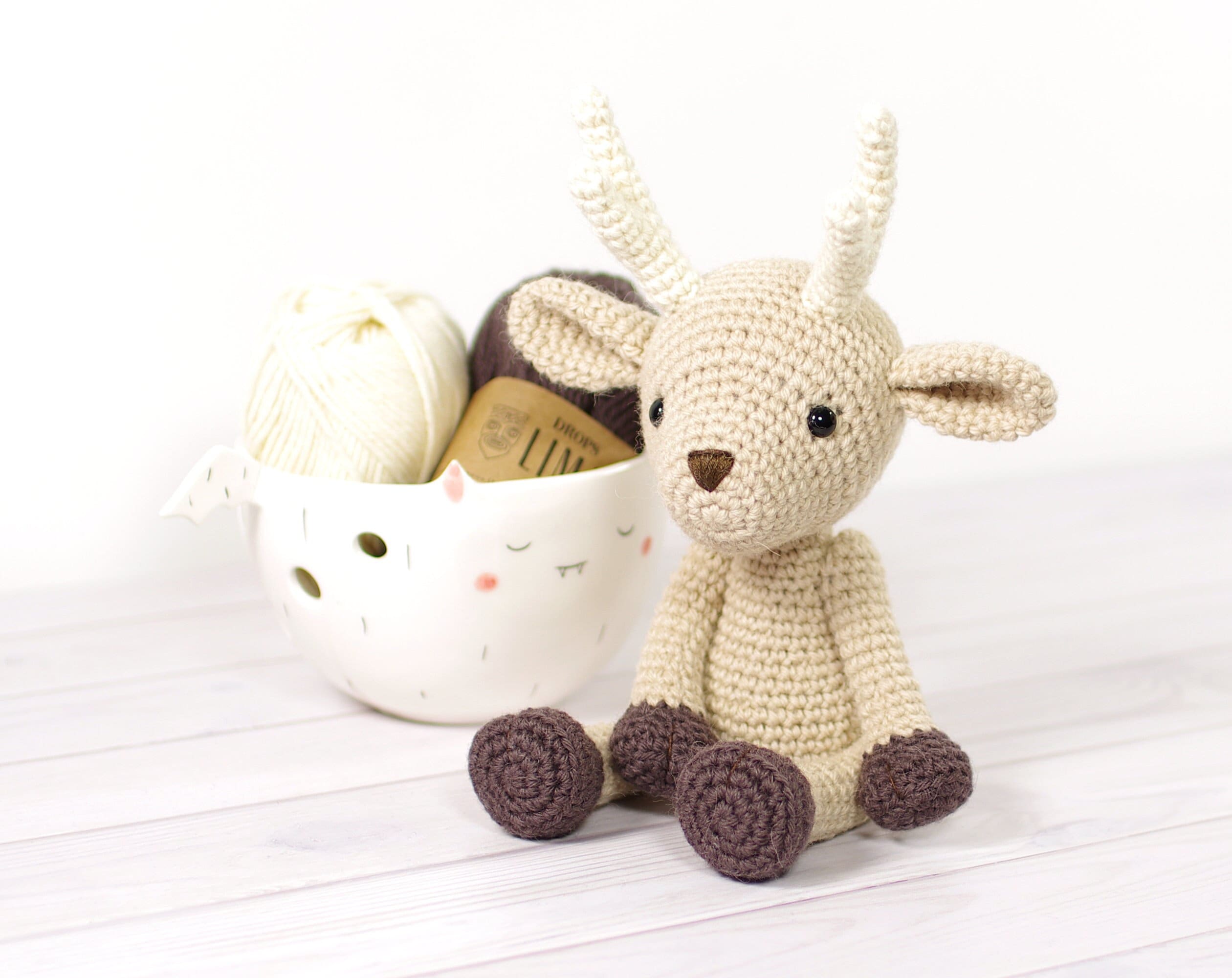 30 Deer Crochet Patterns for Woodland, Holiday, and Amigurumi Projects 16 Small Deer with Moving Limbs