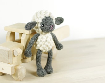 Small Crochet Sheep Pattern - Amigurumi Pattern and Tutorials with Photos